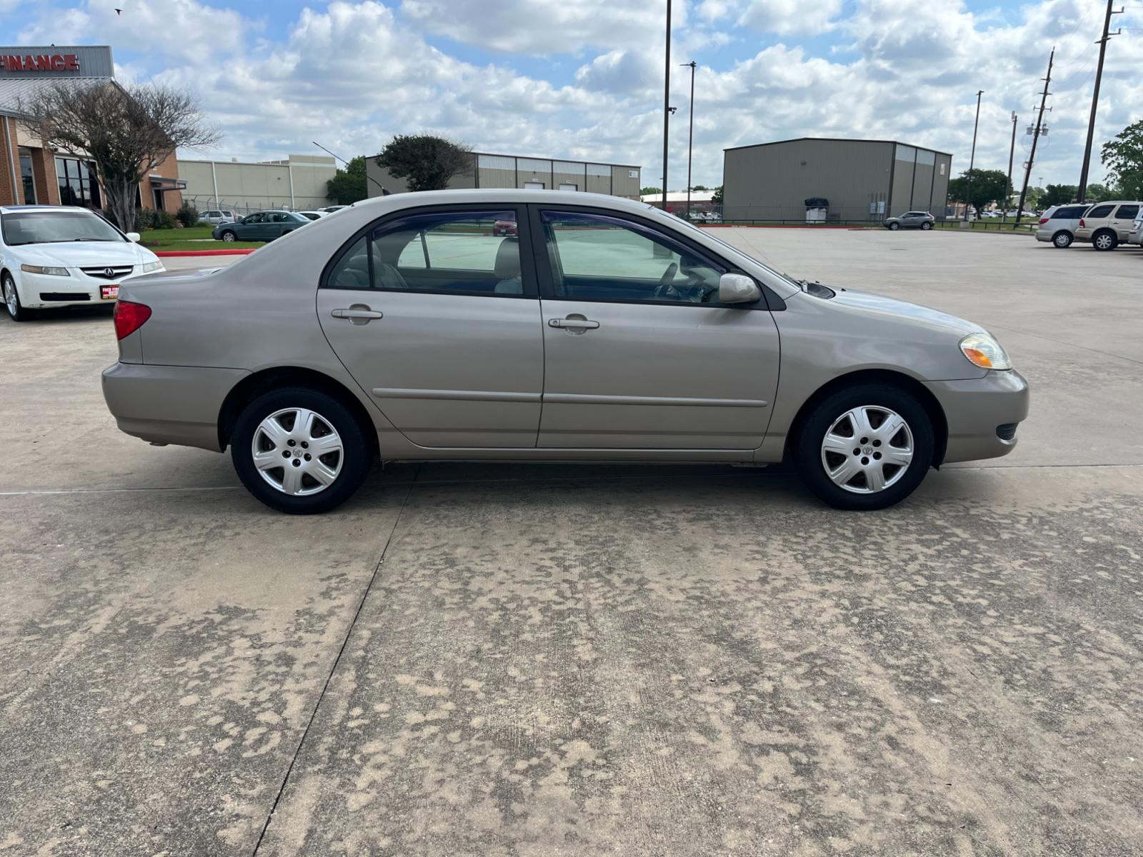 2005 GOLD /TAN Toyota Corolla CE (1NXBR32E75Z) with an 1.8L L4 DOHC 16V engine, Automatic transmission, located at 14700 Tomball Parkway 249, Houston, TX, 77086, (281) 444-2200, 29.928619, -95.504074 - Photo #7
